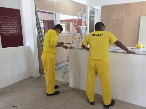 Imagem da notícia - Apenados atuam como auxiliar de serviços gerais e conservação predial na sede da Seap