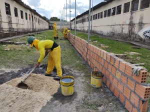 Imagem da notícia - Mais de 150 internos do ‘Trabalhando a Liberdade’ revitalizam área externa da carceragem do Compaj