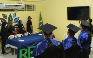 Imagem da notícia - Reeducandos do presídio de Itacoatiara participam de formatura de conclusão de curso